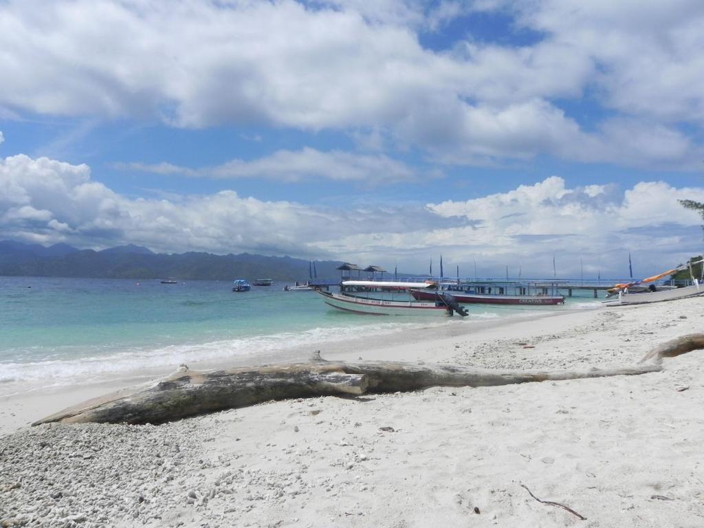 Kelapa Kecil Hotel Gili Trawangan Exterior photo